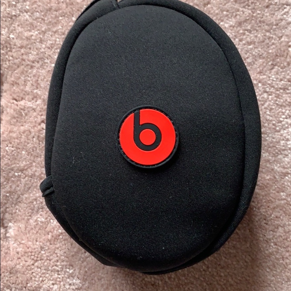 BEATS by Dr. Dre SoloHD Wired On-Ear Headphones - Picture 6 of 6